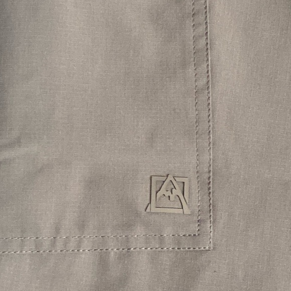 Avalanche Women’s Beige Cropped Pants Size XL - Picture 3 of 8